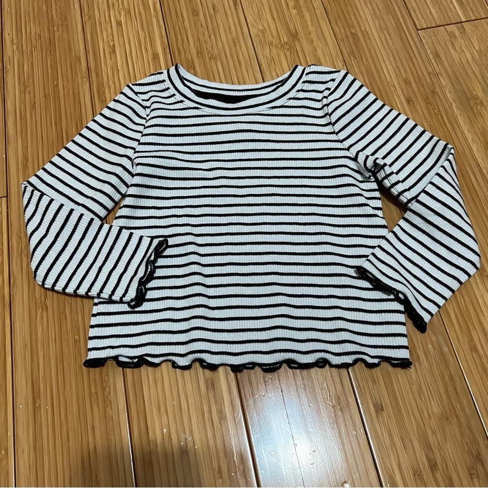 ❤️3/$15 NWOT Cat & Jack Black and White Striped Long Sleeve Tee- 2T - Picture 2 of 5